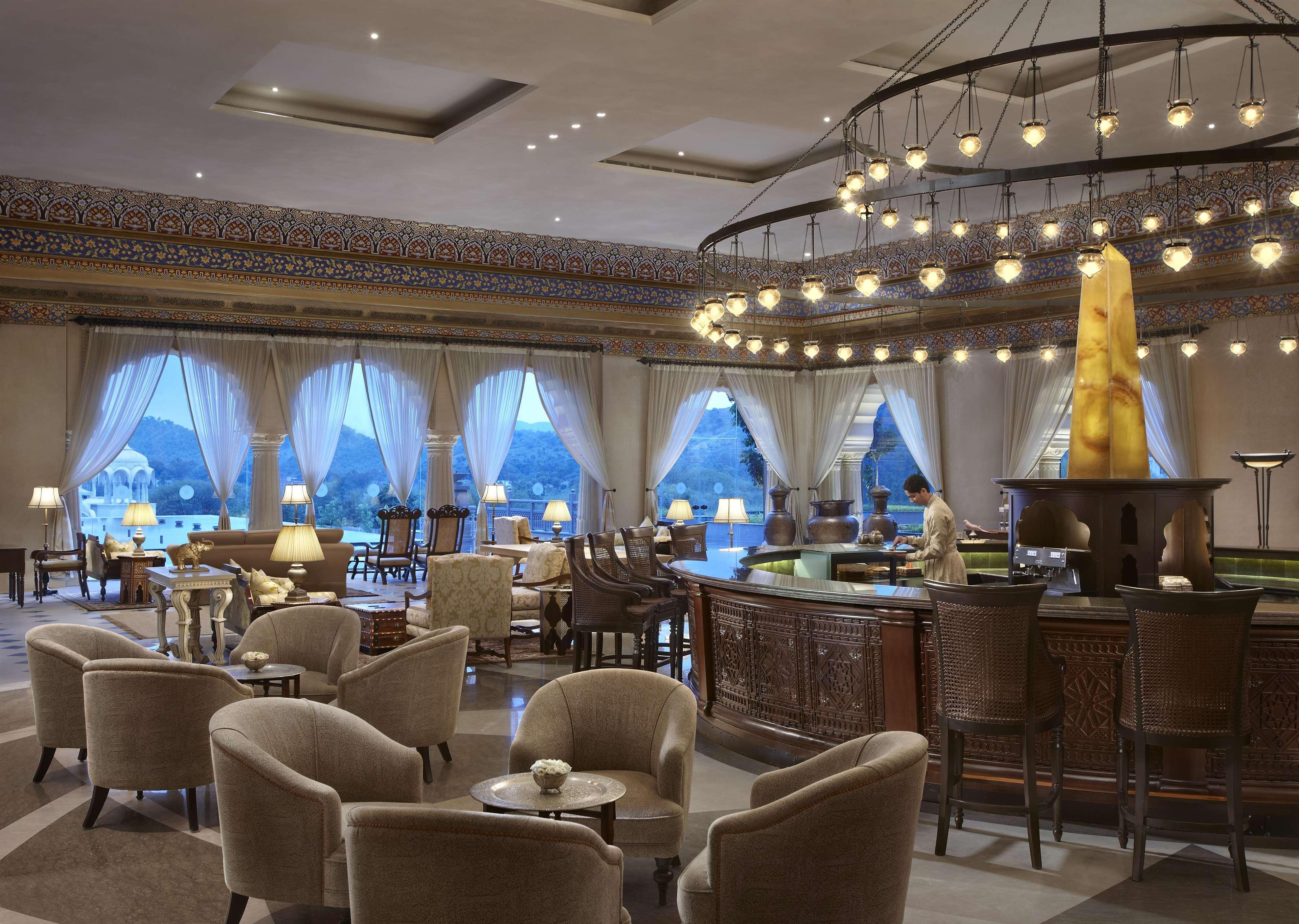 Fairmont Jaipur Hotel Restaurant photo The Bar