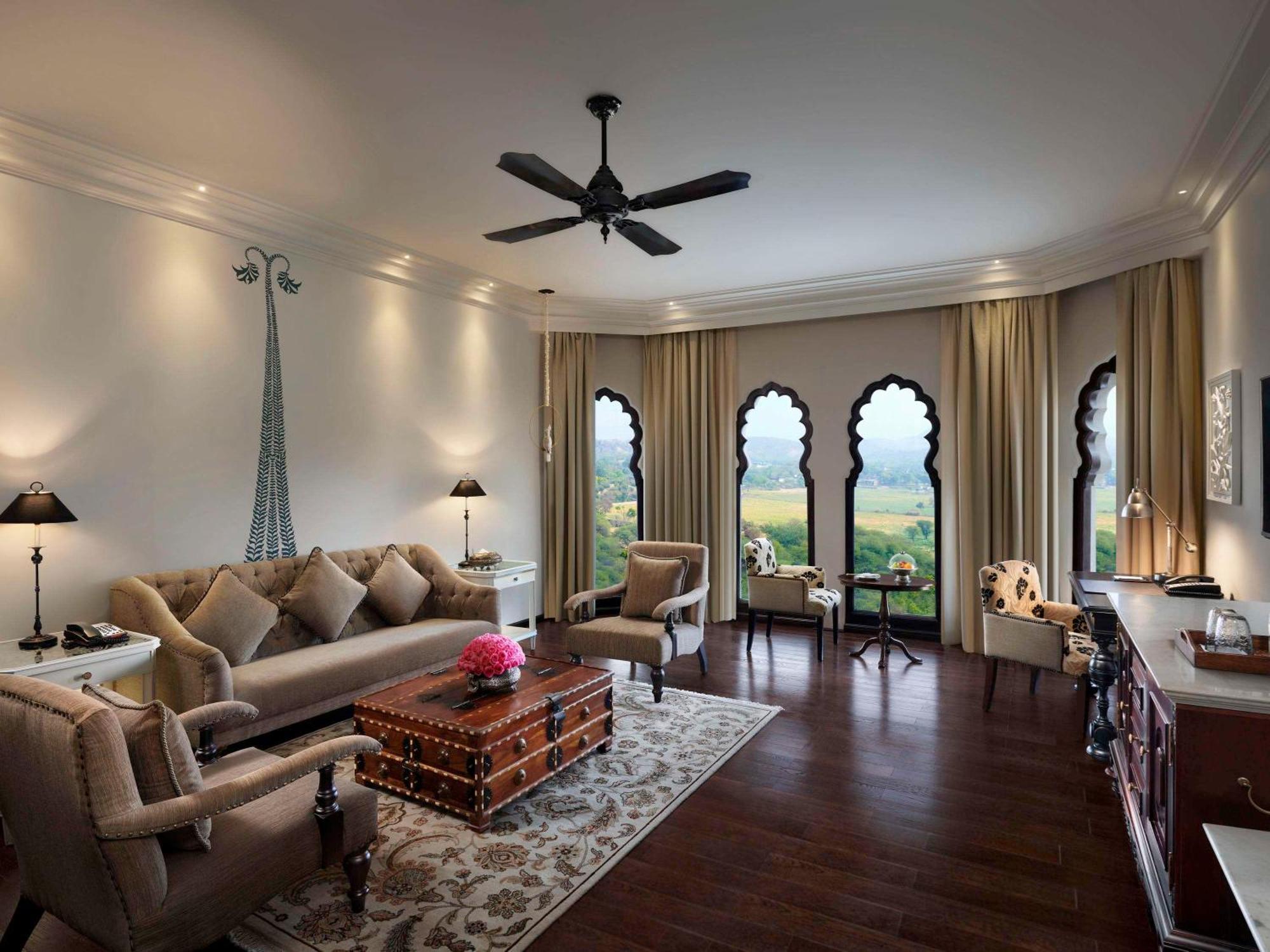 Fairmont Jaipur Hotel Exterior photo A suite at The Oberoi, Gurgaon